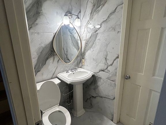 4th image of 100 W Summit Hill Dr #203