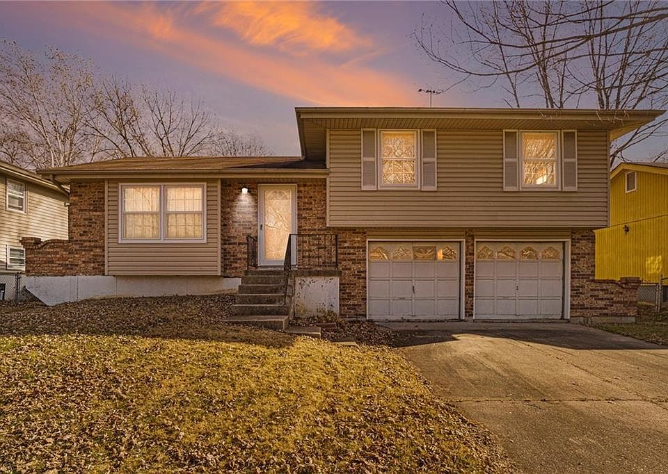 1st image of 7705 NW Milrey Dr
