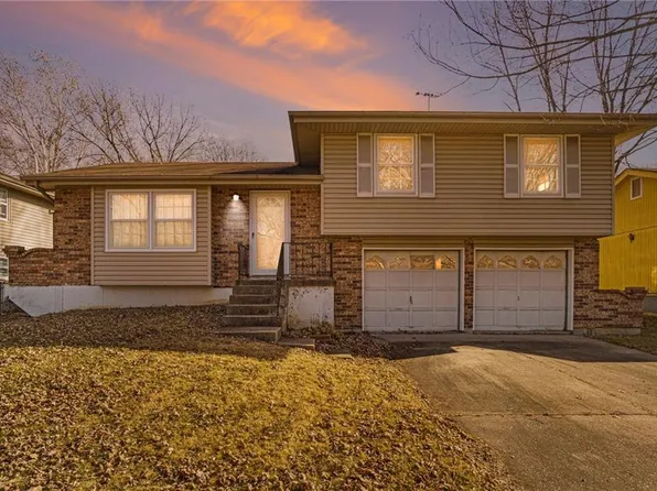 7705 NW Milrey Dr, Kansas City, MO 64152