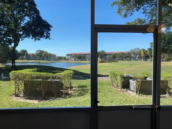 300 SW 134th Way APT 104E, Pembroke Pines, FL 33027