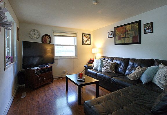 3rd image of 406 Amarillo Ct