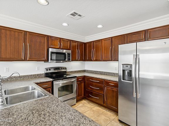 3rd image of 1415 E Sunset Dr