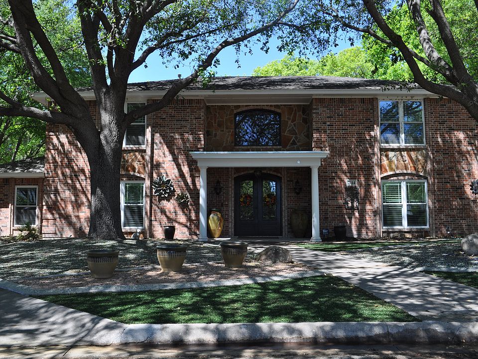 Front view from Cul de Sac