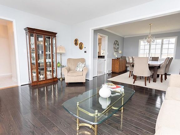 3rd image of 5869 Forest Creek Dr