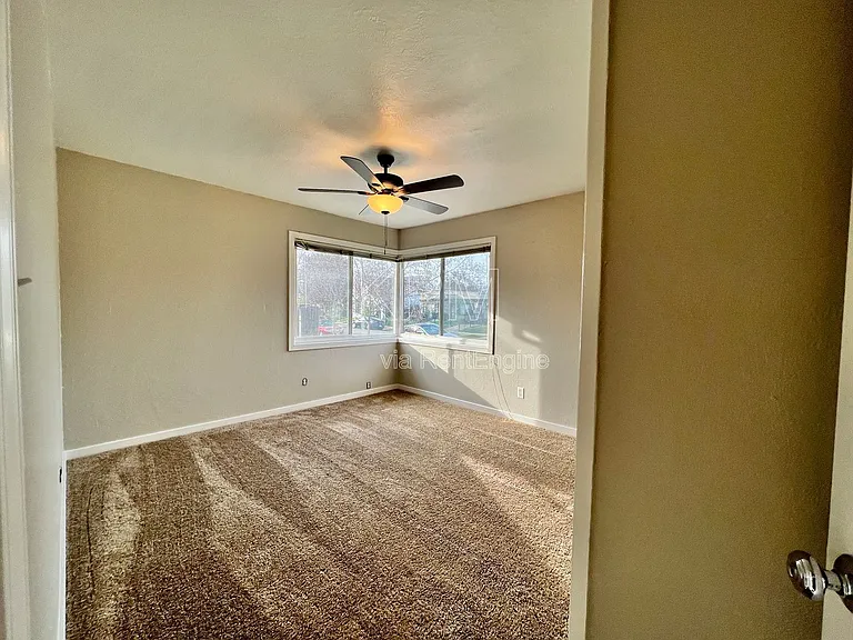 636 S Tuxedo Ave — Photo 16