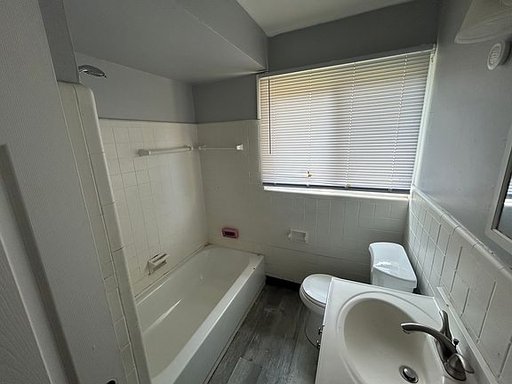 5th image of 28326 Rosewood St