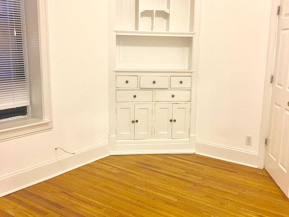 3rd image of 1916 N Lincoln Park W APT 1N