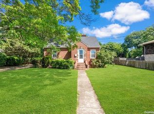 942 Tooker Ave, West Babylon, NY 11704