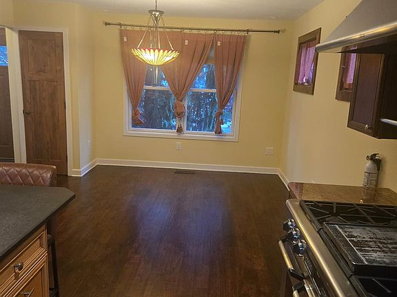 4th image of 14 Larch St