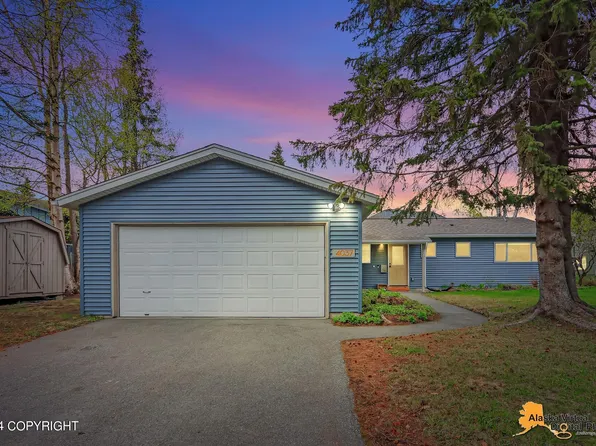 4037 Hood Ct, Anchorage, AK 99517