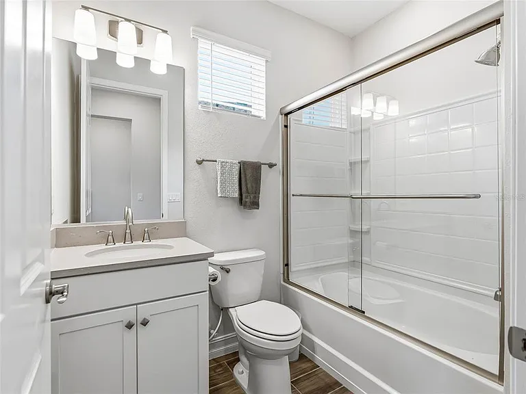5329 NW 34th St — Photo 26