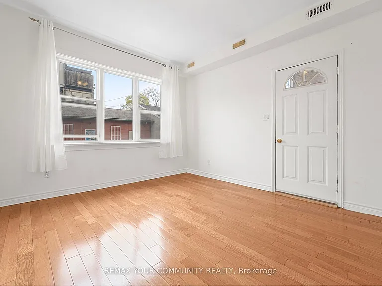 151 Dovercourt Rd #1 — Photo 13