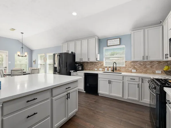 19127 Field Cottage Ln, Richmond, TX 77407