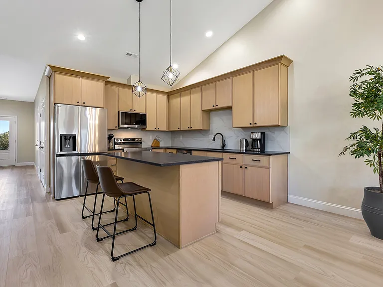 170 Weaver Rd #B — Photo 8