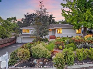 25 Acacia Dr, Orinda, CA 94563