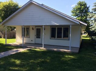 226 3rd St SE, Blooming Prairie, MN 55917