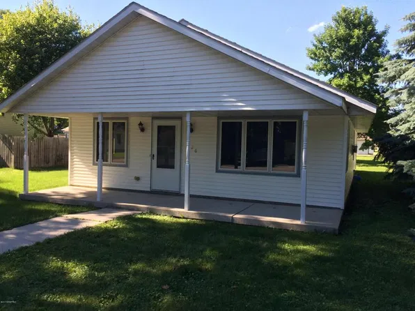 226 3rd St SE, Blooming Prairie, MN 55917