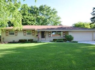 5225 Roberts Dr, Greendale, WI 53129