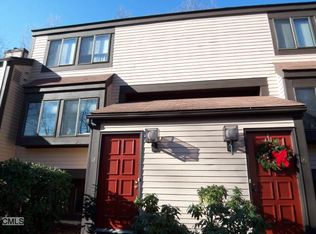 18 Comstock Trl, Brookfield, CT 06804