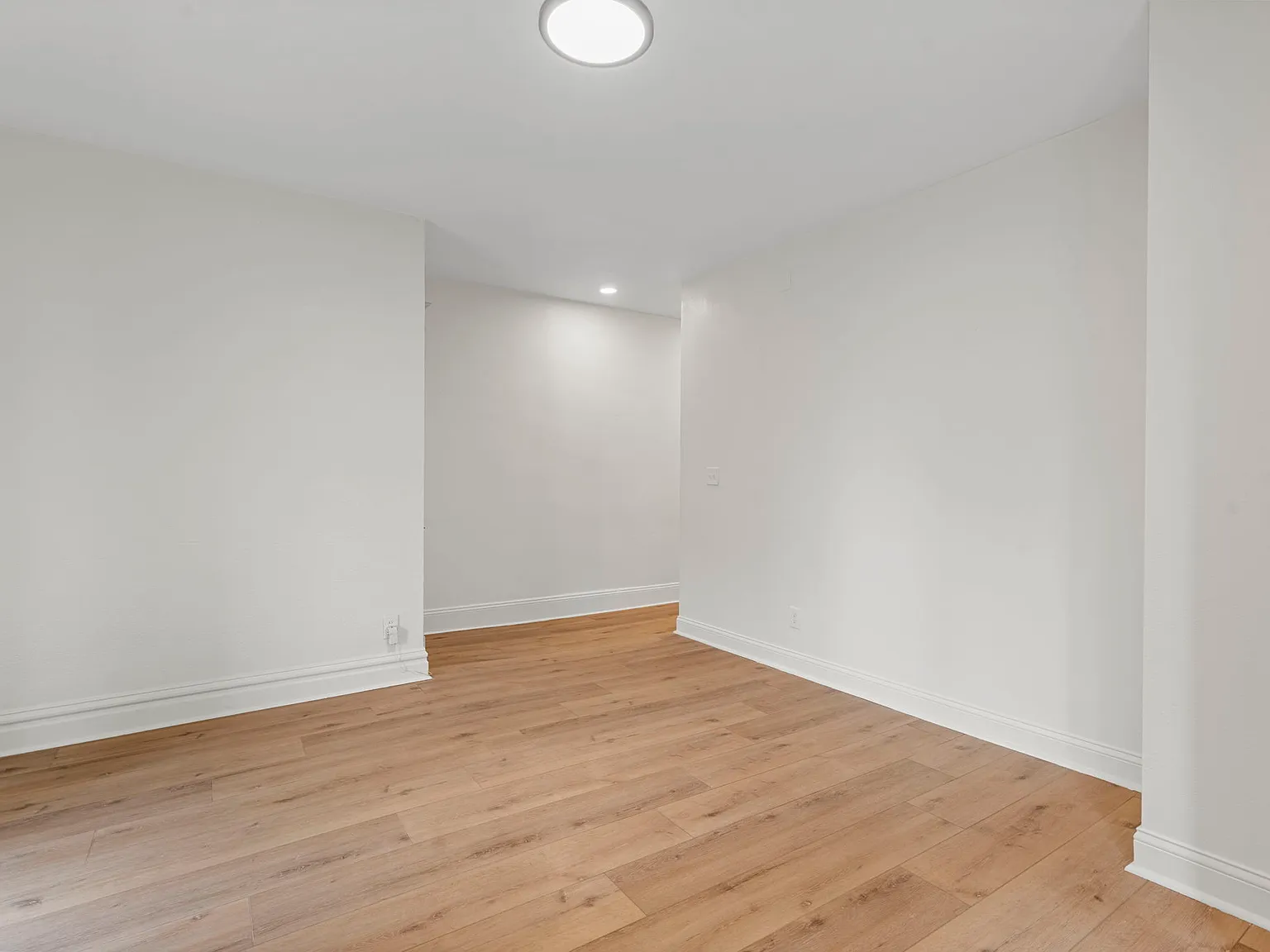 3728 Hydraulic Ave — Photo 3