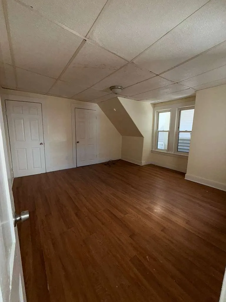 Building Photo - 129 Orange St #2