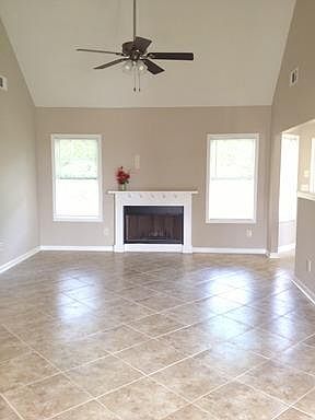 2nd image of 422 Vista Way