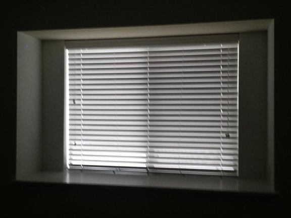 window seat/wood blinds