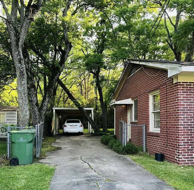 Charming 3BR Home in Forest Park with Garage and Central A/C — Photo 2