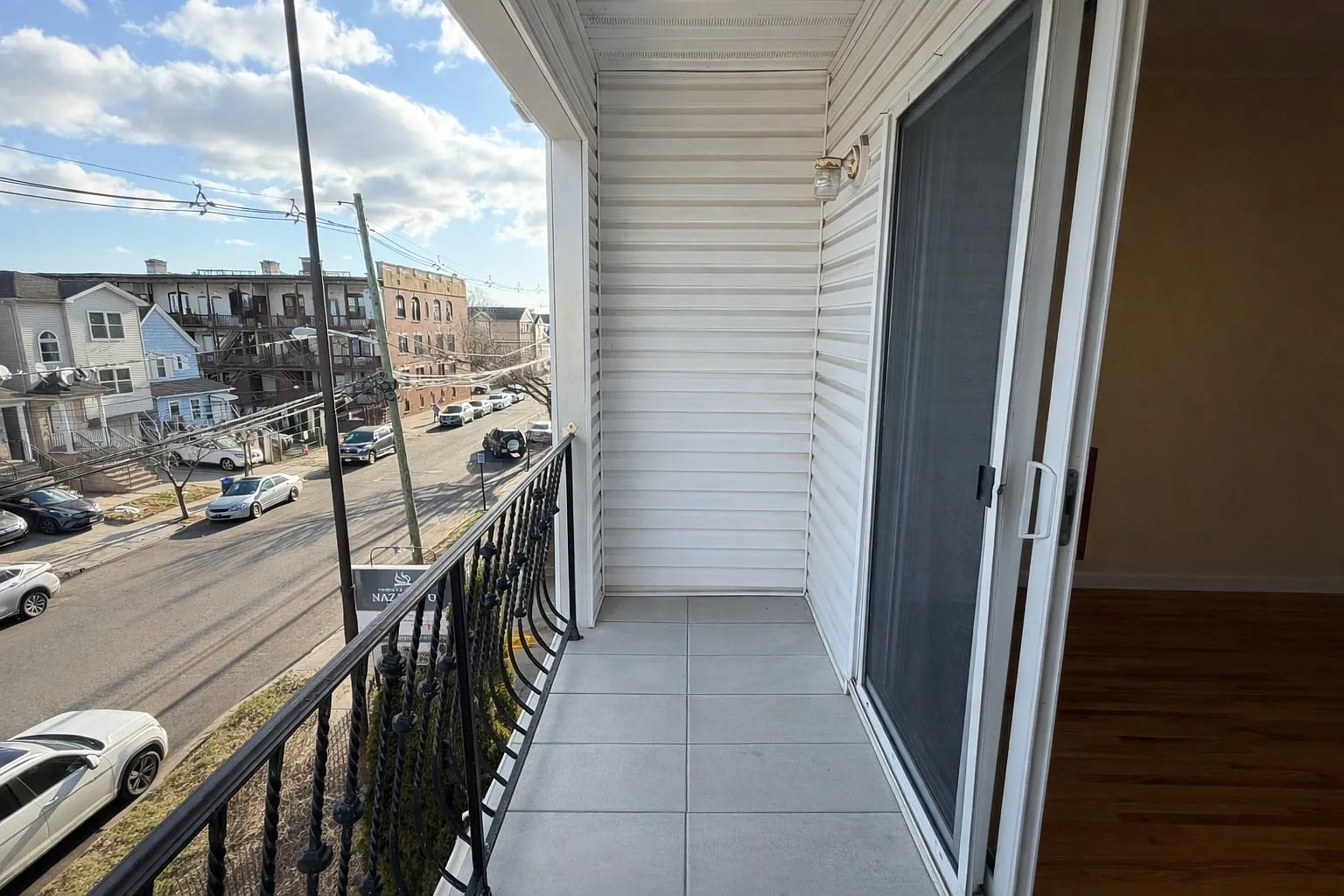 3 bed, 1200 sqft, $2,700 — Photo 4