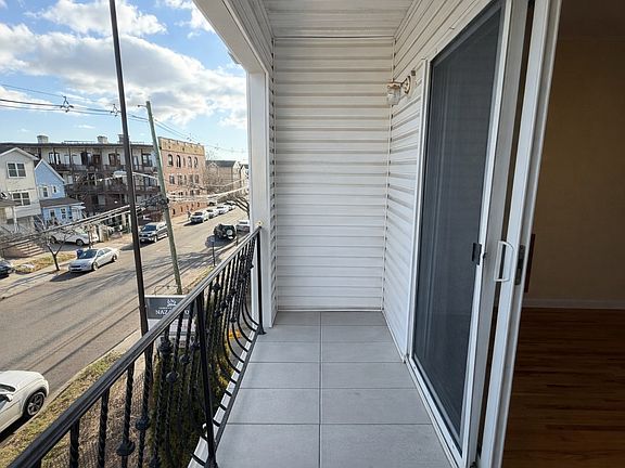 COVERED BALCONY