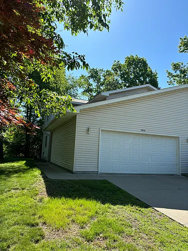 5020 Russell St Photo 1