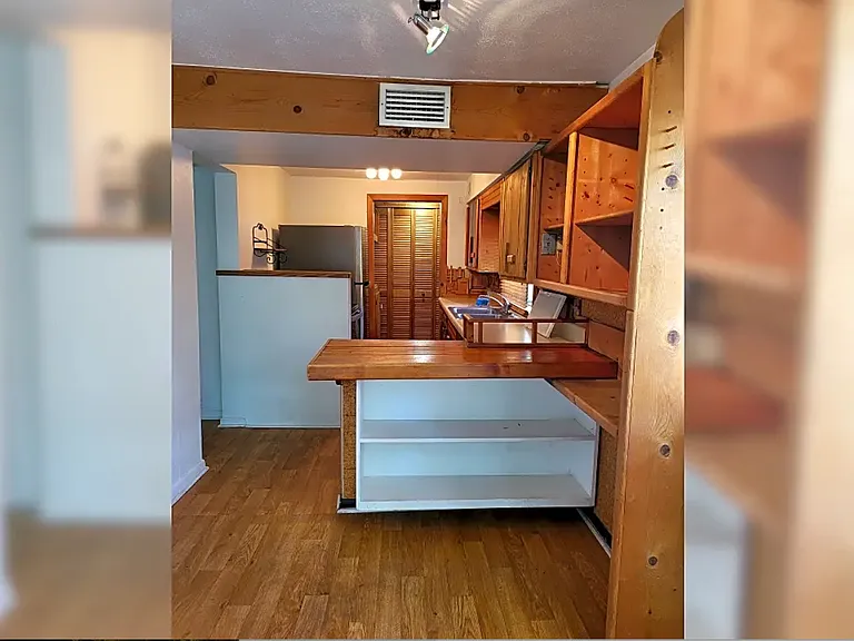 515 SW 4th Ave — Photo 4