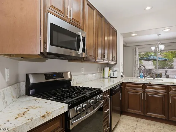 2521 Springbrook Dr, Las Vegas, NV 89134