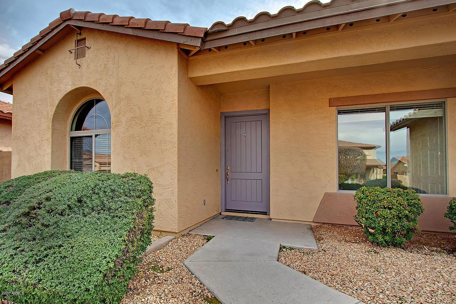431 W Wildhorse Dr — Photo 2