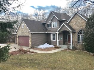 8587 College Trl, Inver Grove Heights, MN 55076