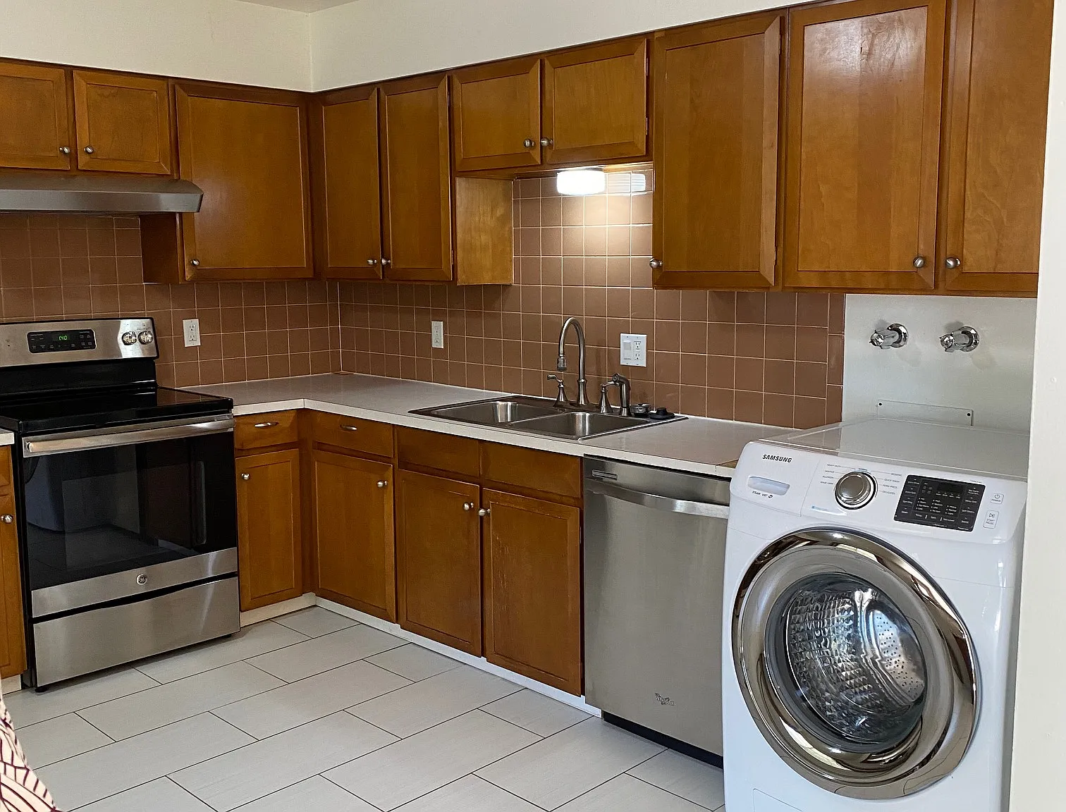 2 bed, $1,395 — Photo 1