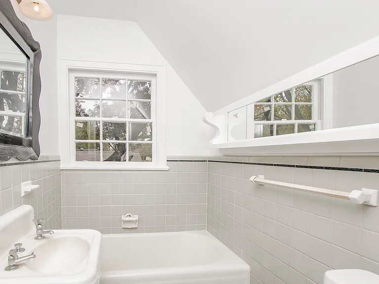 2904 Wilshire Dr — Photo 4