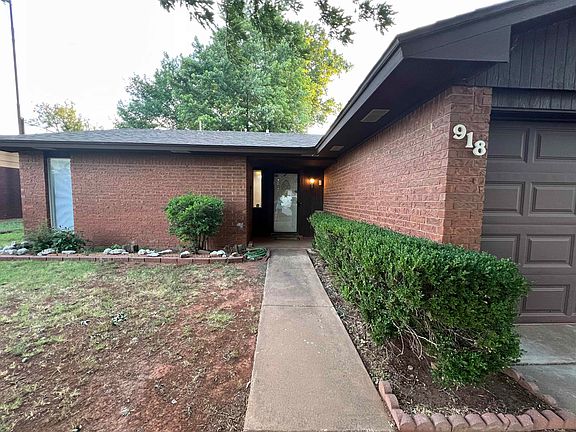 2nd image of 918 Wildoak Dr