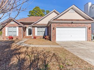 330 Larchmont Rd, Fayetteville, NC 28311