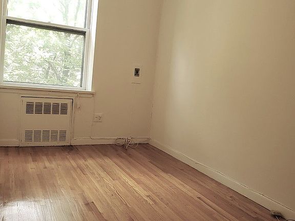 2nd image of 24 W 68th St APT 4F