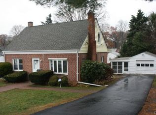 58 Roslyn Ter, Bridgeport, CT 06606