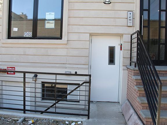 5th image of 971 Lafayette Ave #1