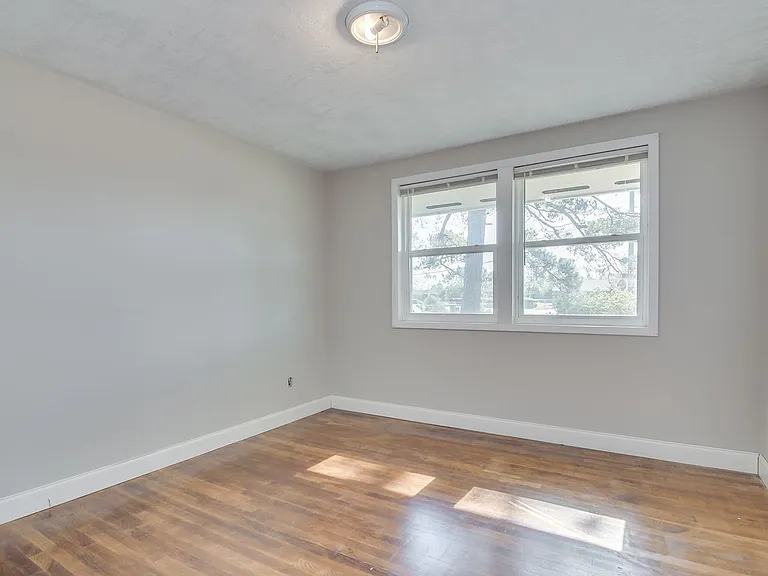 208 Maywood Dr — Photo 23