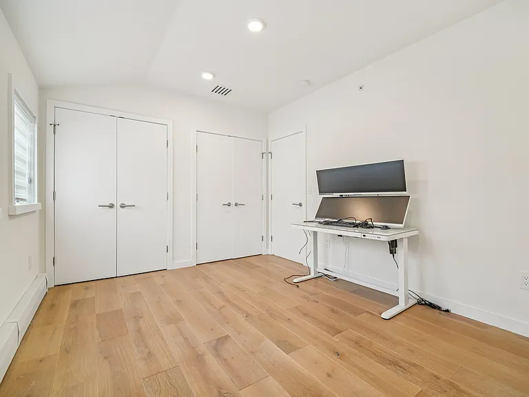 66B Henry Ave — Photo 19