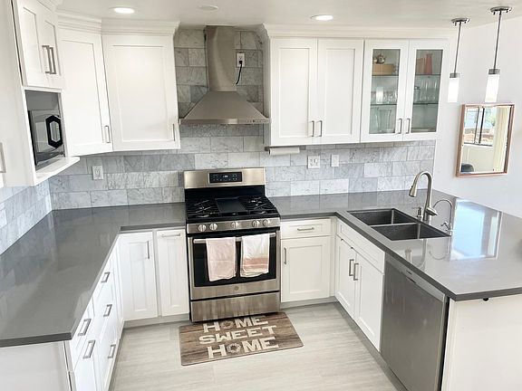 3rd image of 11106 Culver Blvd #105