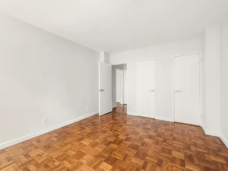 65 W 55th St #7E — Photo 6