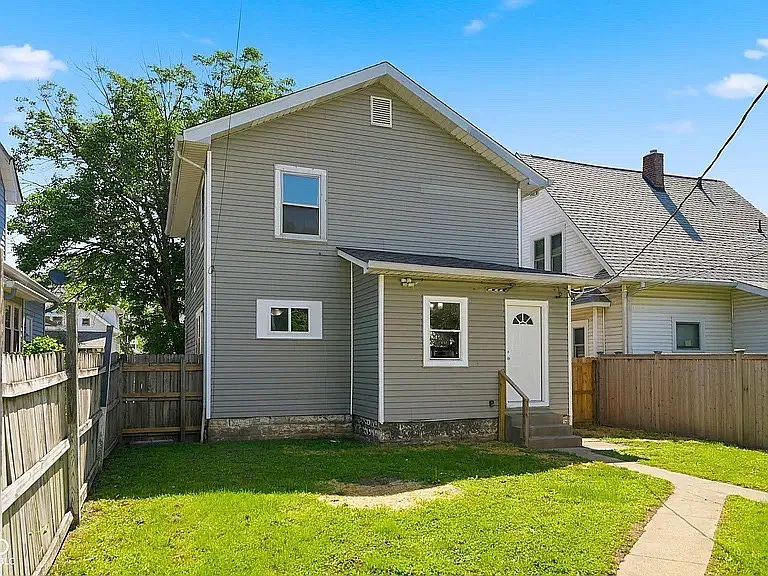 4 bed, 1555 sqft, $1,800 — Photo 3