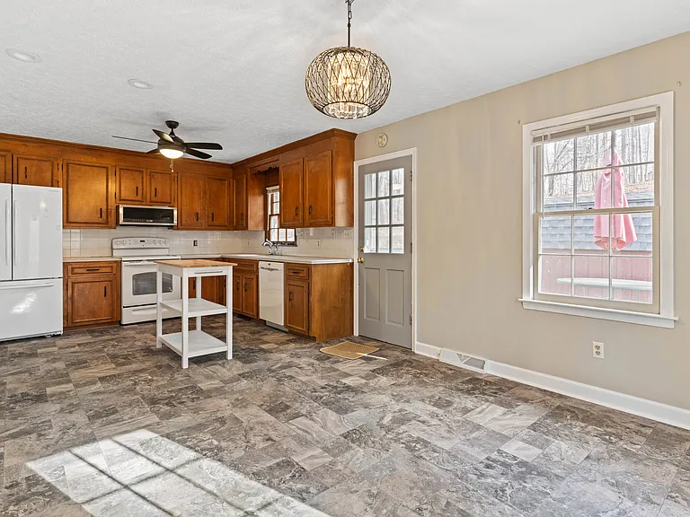 102 Forest Oaks Dr — Photo 8