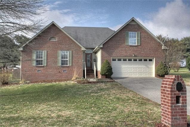 1st image of 174 Royal Ct