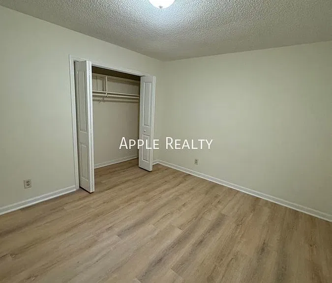 925 Fleming Dr — Photo 13